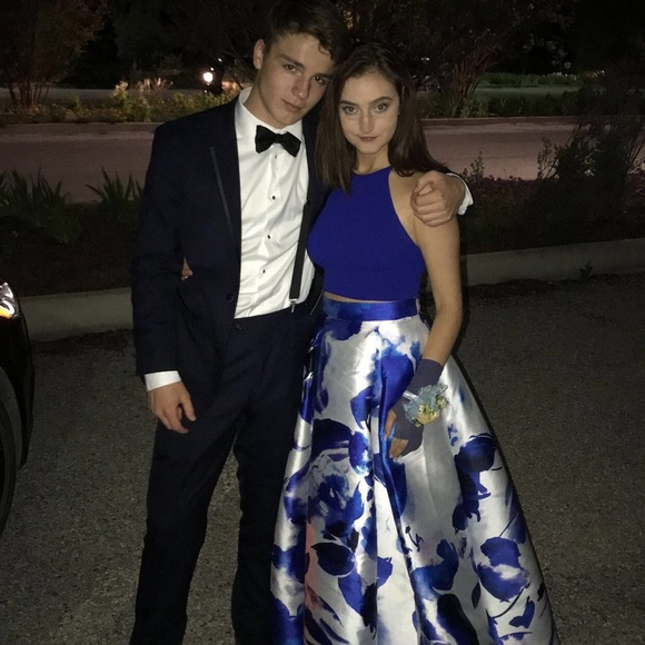 PROM DRESS - Picture 3 of 6